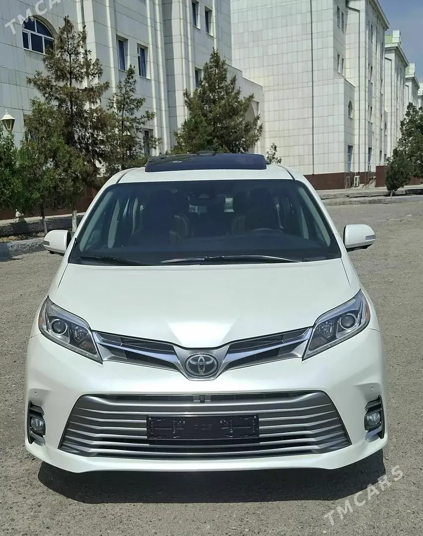 Toyota Sienna, 2018 — фото 1