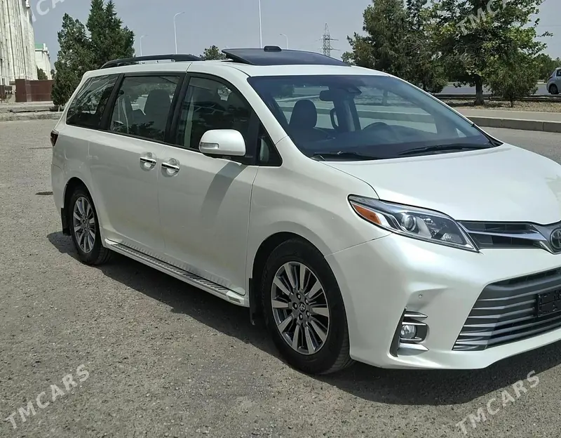 Toyota Sienna, 2018 — фото 4