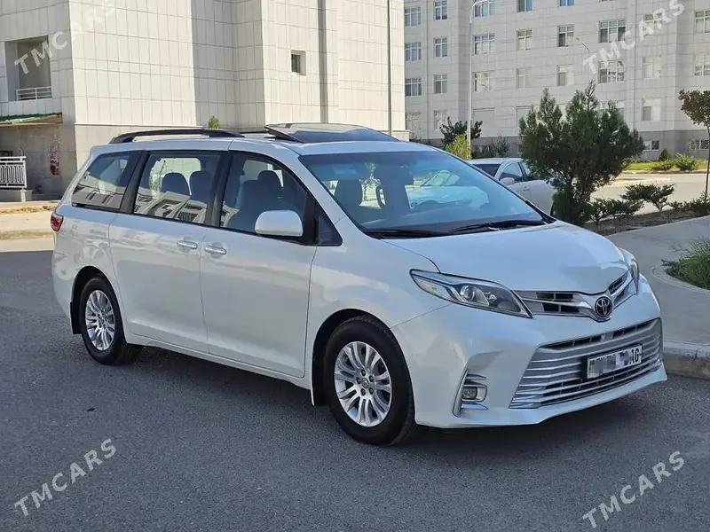 Toyota Sienna, 2017 — фото 2